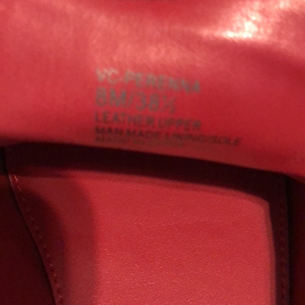Vince Camuto Red Crocodile-Embossed Womems EUC - Picture 6 of 6